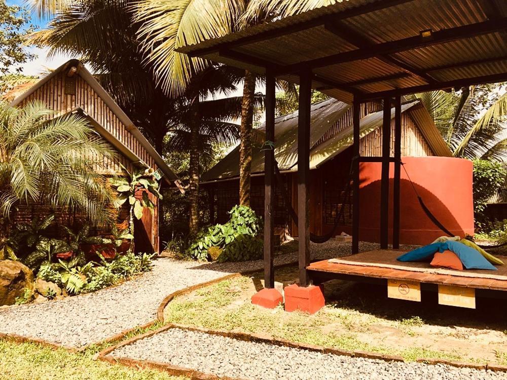 The Mudhouse Hostel Mompiche Exteriér fotografie