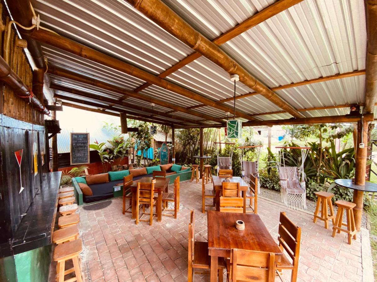 The Mudhouse Hostel Mompiche Exteriér fotografie